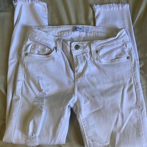 White skinny jeans